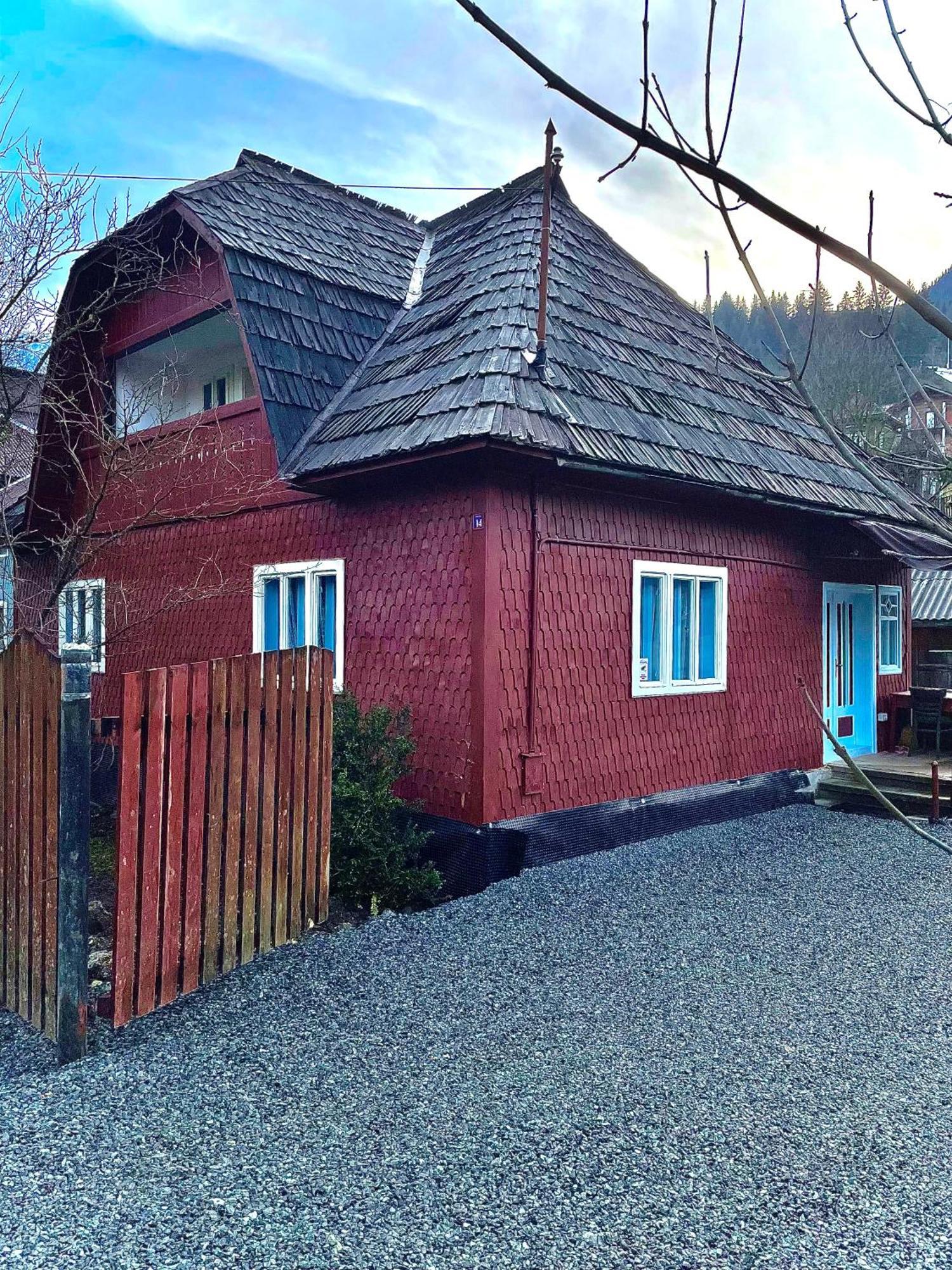 Vila Casa Fantana - La Poalele Muntilor -50 De Metri De Partia Olimpica Statiunea Exteriér fotografie